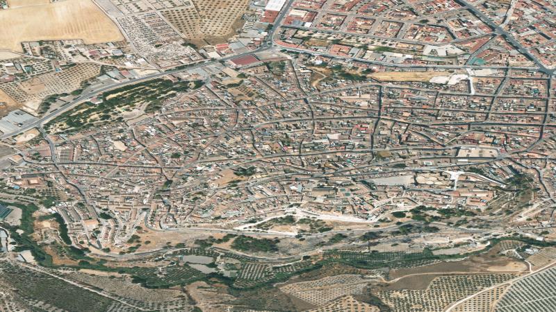 Vista aérea del entorno de la Calle Mesones, Baena, Córdoba, utilizada como imagen de referencia para la subasta