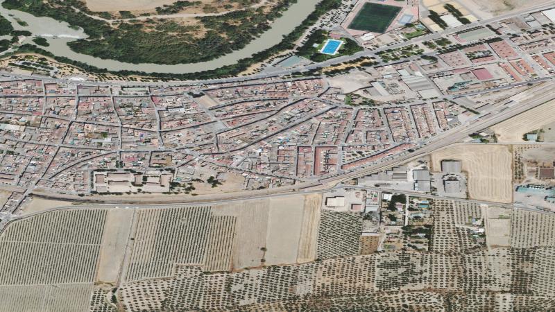 Vista aérea de la zona de la Calle Pelícano en Villa del Río, Córdoba, utilizada como imagen de referencia para la subasta
