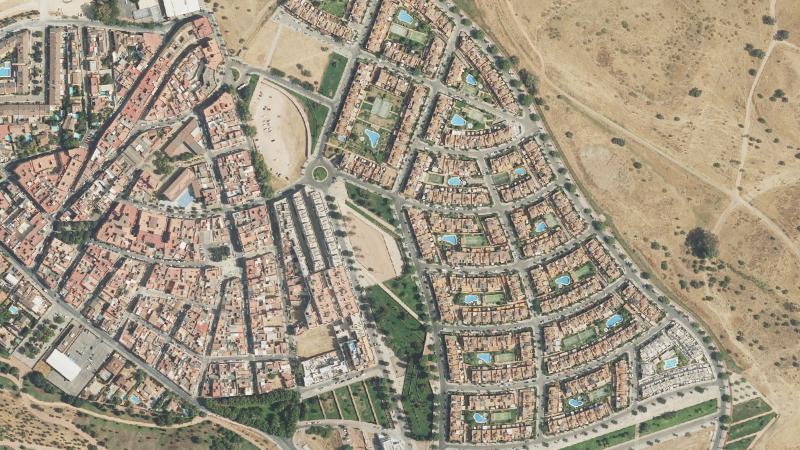 Vista aérea de la zona del Conjunto Residencial Mirabueno, Córdoba, utilizada como imagen de referencia para la subasta
