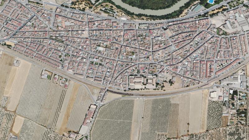 Vista aérea de Villa del Río, Córdoba, junto al río Guadalquivir
